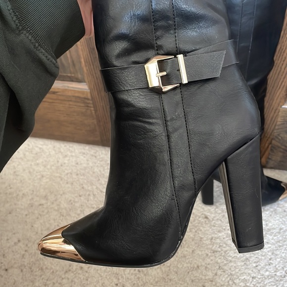 Thigh high boots black and gold - Picture 4 of 5